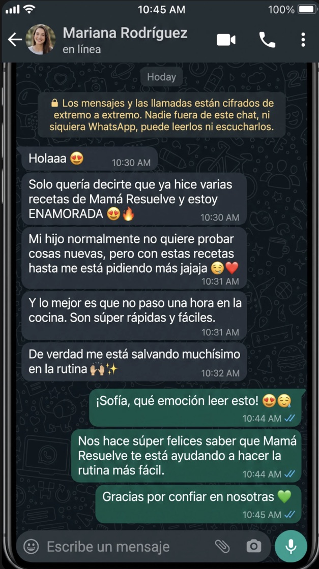 Captura de WhatsApp: una mamá cuenta que su hijo, que normalmente no quiere probar cosas nuevas, le está pidiendo más recetas, y que no pasa una hora en la cocina.